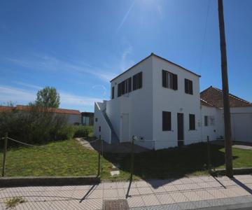 Ria De Aveiro White House