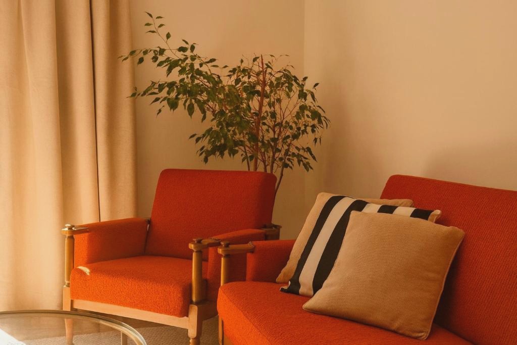 Vintage 2-Bed Apt with Music Room
