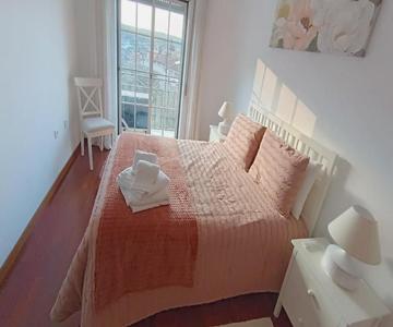 Lousã's Brown & White