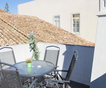 Well'Come to The Tiles House