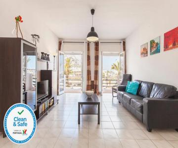 B77 - River View Apartment In Lagos