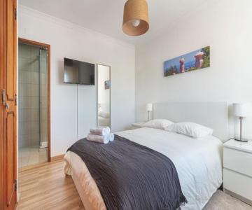 Hostwise - Spacious & Sunny Flat - Loulé