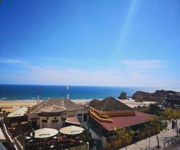 Flor Da Beira By The Ocean