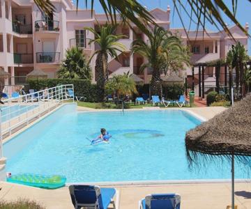 Luz Casas-st James 215, 3 Bedrooms,wi Fi, Air Con,shared Pool