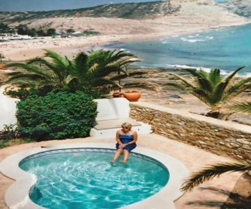 Beach Front/waterside Apartment