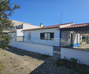 Sunflower Castle View In Óbidos