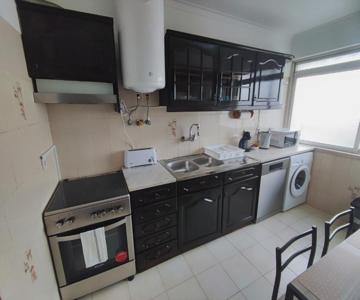 Lisbon Spacious T2 In Damaia, Lisbon