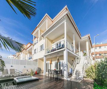 Vibing & Liming Ericeira