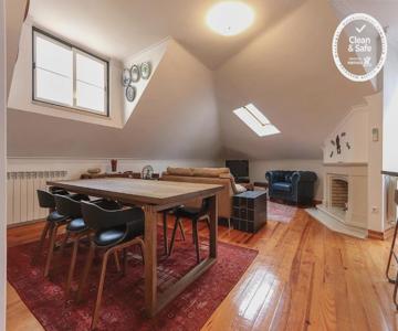 Grand Parliment Duplex by Homing