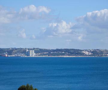 Infinite Ocean View w/ Free Parking By TimeCooler