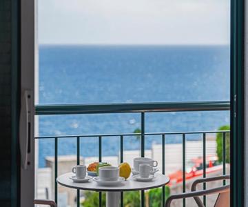 Reis Magos Iv By An Island Apart