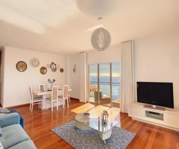 Time House Apartment By Lovelystay