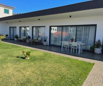 Moradia Com Piscina No Caniço