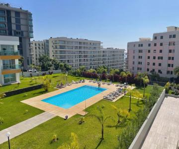 Pool View Apartment