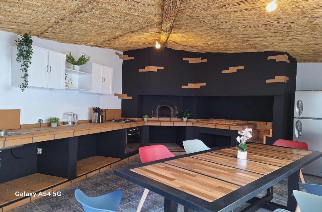 Figueira's House By The Atlantic