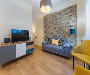 Flh Santa Cruz Triplex With Terrace