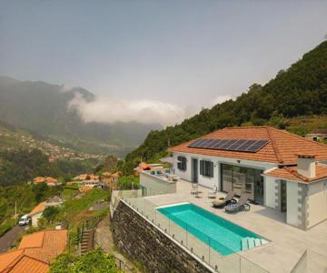 Casa Avô Da Pedra, By Op