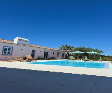 Dovale Country House