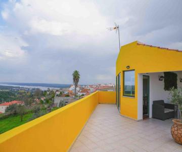 Lake View House _ Montargil