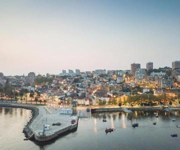 Golden Holidays by Rogerio Samora
