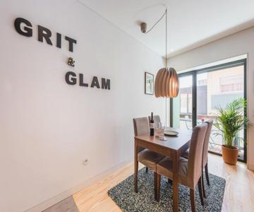 Guestready - Grit & Glam
