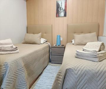 House Romantic R/c Right