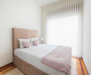 Oporto Trindade Downtown