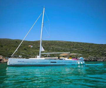 TROIA - Veleiro em marina