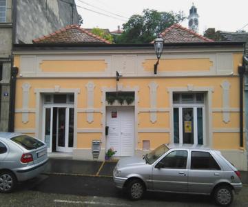 Varad Inn Hostel And Cafe