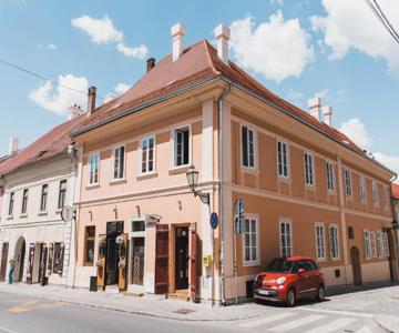 Square 19-Boutique Hotel