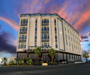 Grand Line Hotel