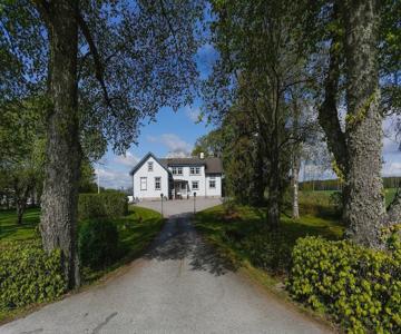 Hagbackens Gård Bed & Breakfast