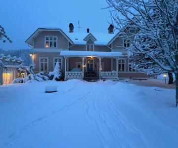 Rosa Huset Osebol