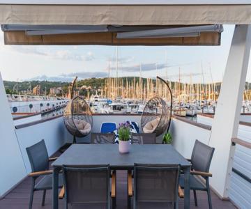 Ocean Beauty Beachfront Lux Boat House in Marina Portoroz with Sea View and Jacuzzi