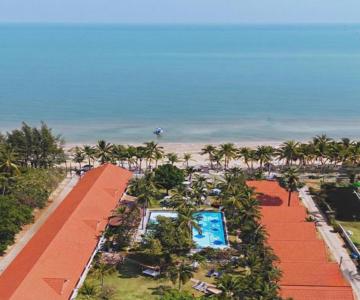 Dolphin Bay Beach Resort