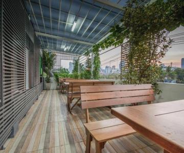 Cozy @ 9 Hotel & Kitchen