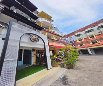 Phunaya Phuket Oldtown Hotel