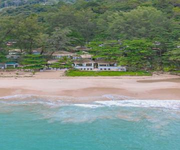 Sealord Naithon Beachfront Villa