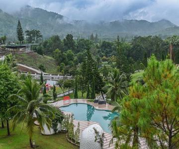 Swiss Valley Hip Resort
