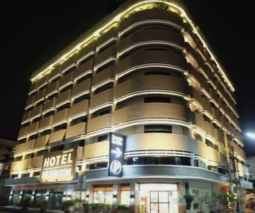 Hi-Season Hotel