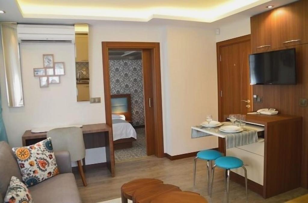 Royal Boutique House