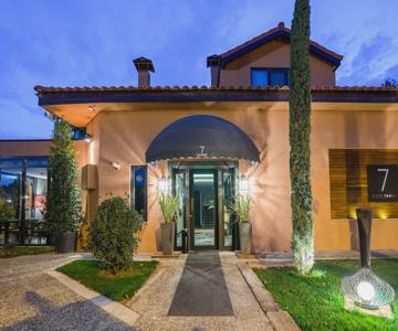 7 Rooms Boutique Hotel