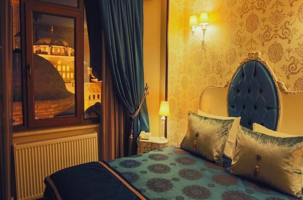 Aly Port Hotel