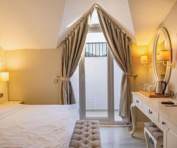 The Pinehill Hotel & Suites