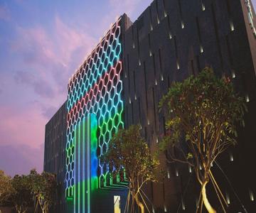 Royal Group Motel Feng Shan Branch