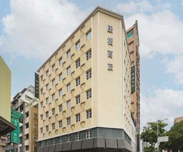 Kindness Hotel - Liuhe Night Market Zhongzhen Hall