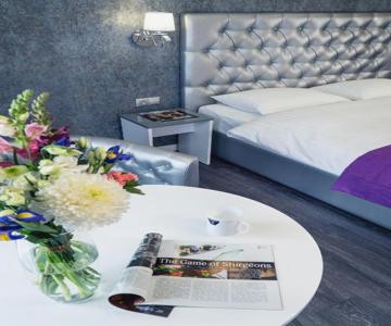 Hotel Status Apartments