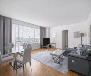 Spacious 2 Bedroom 2 Bathroom Unit Great Location