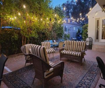Private guest studio 5 minutes to Rodeo Drive and in great area