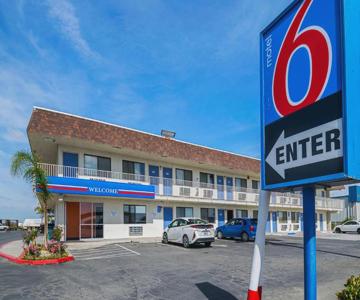 Motel 6 Lost Hills